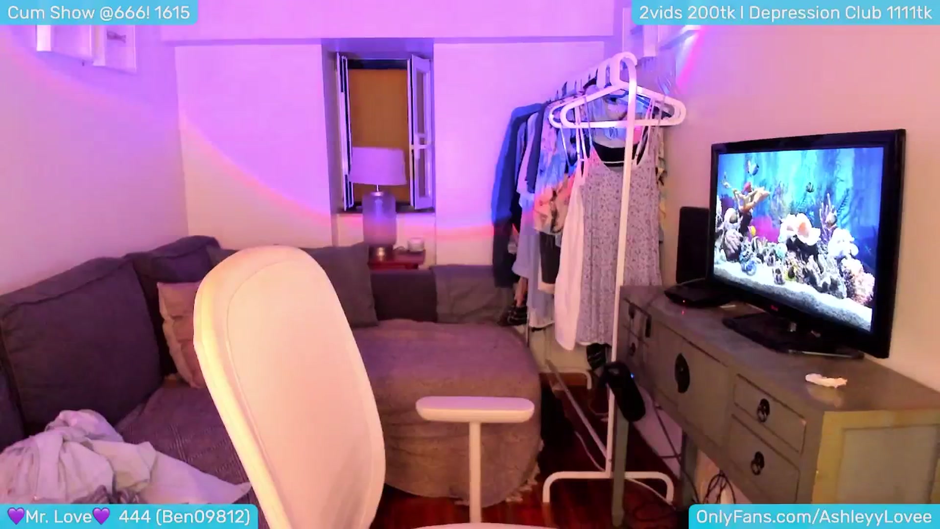Gallery image thumbnail from AshleyLove's myfreecams stream on, 07/09/2024, 24:02 image 10 of 20