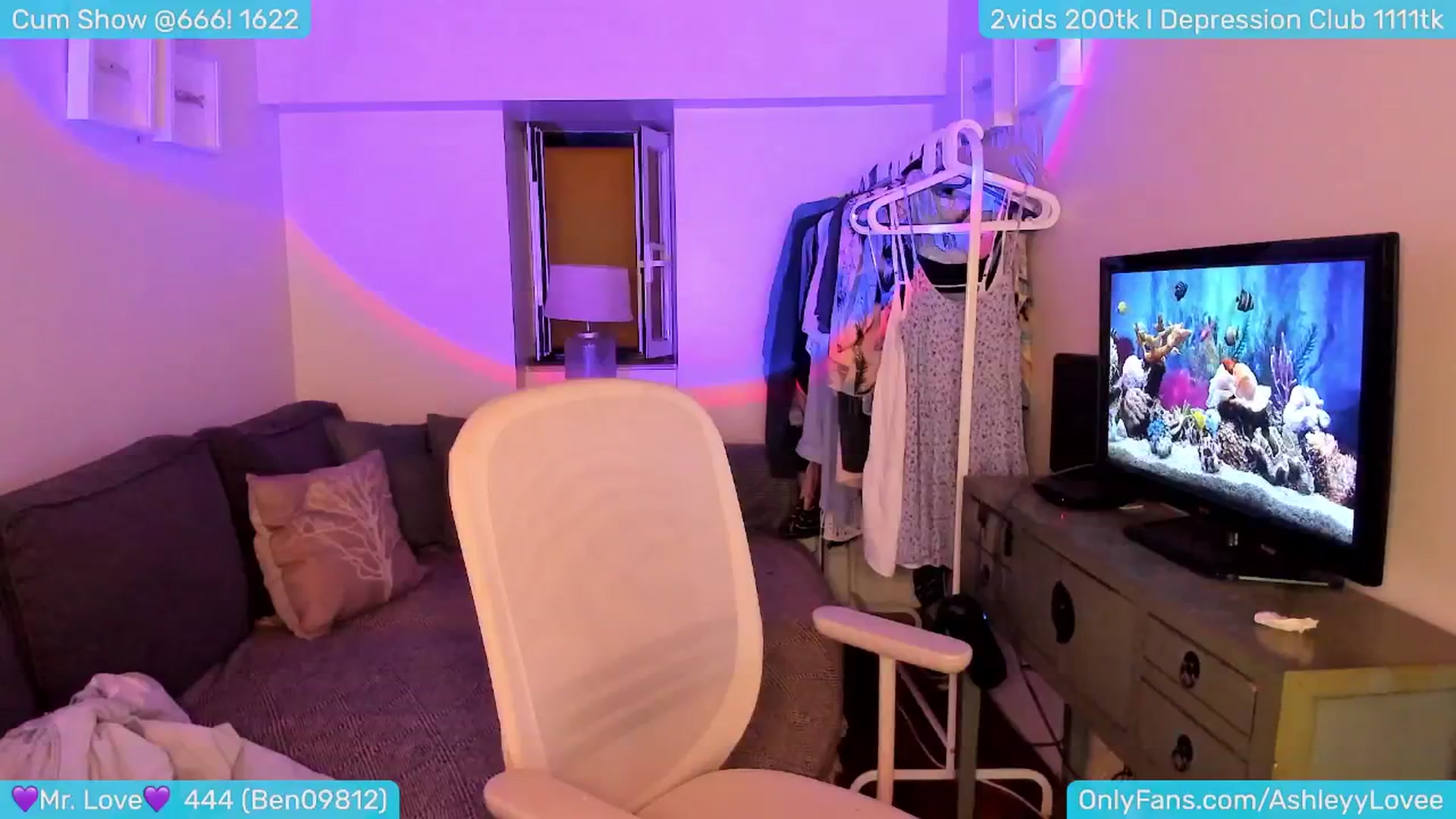 Gallery image thumbnail from AshleyLove's myfreecams stream on, 07/09/2024, 24:02 image 9 of 20