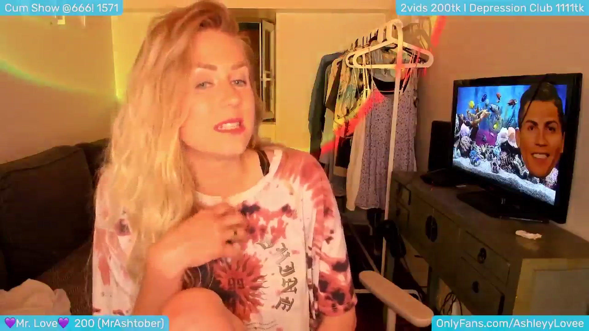 Gallery image thumbnail from AshleyLove's myfreecams stream on, 07/10/2024, 24:18 image 11 of 20