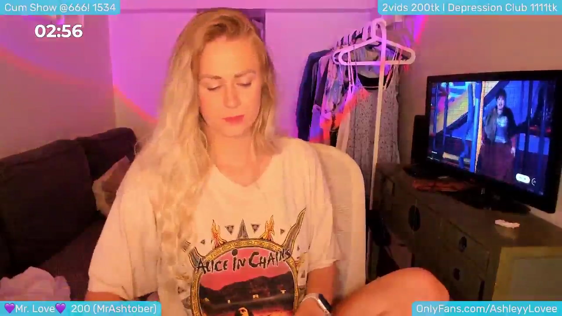 Gallery image thumbnail from AshleyLove's myfreecams stream on, 07/10/2024, 24:18 image 20 of 20
