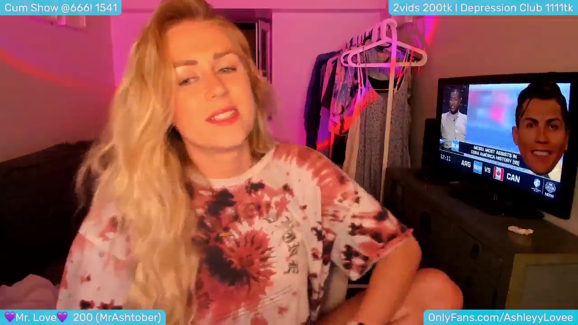 Gallery image thumbnail from AshleyLove's myfreecams stream on, 07/10/2024, 24:18 image 16 of 20