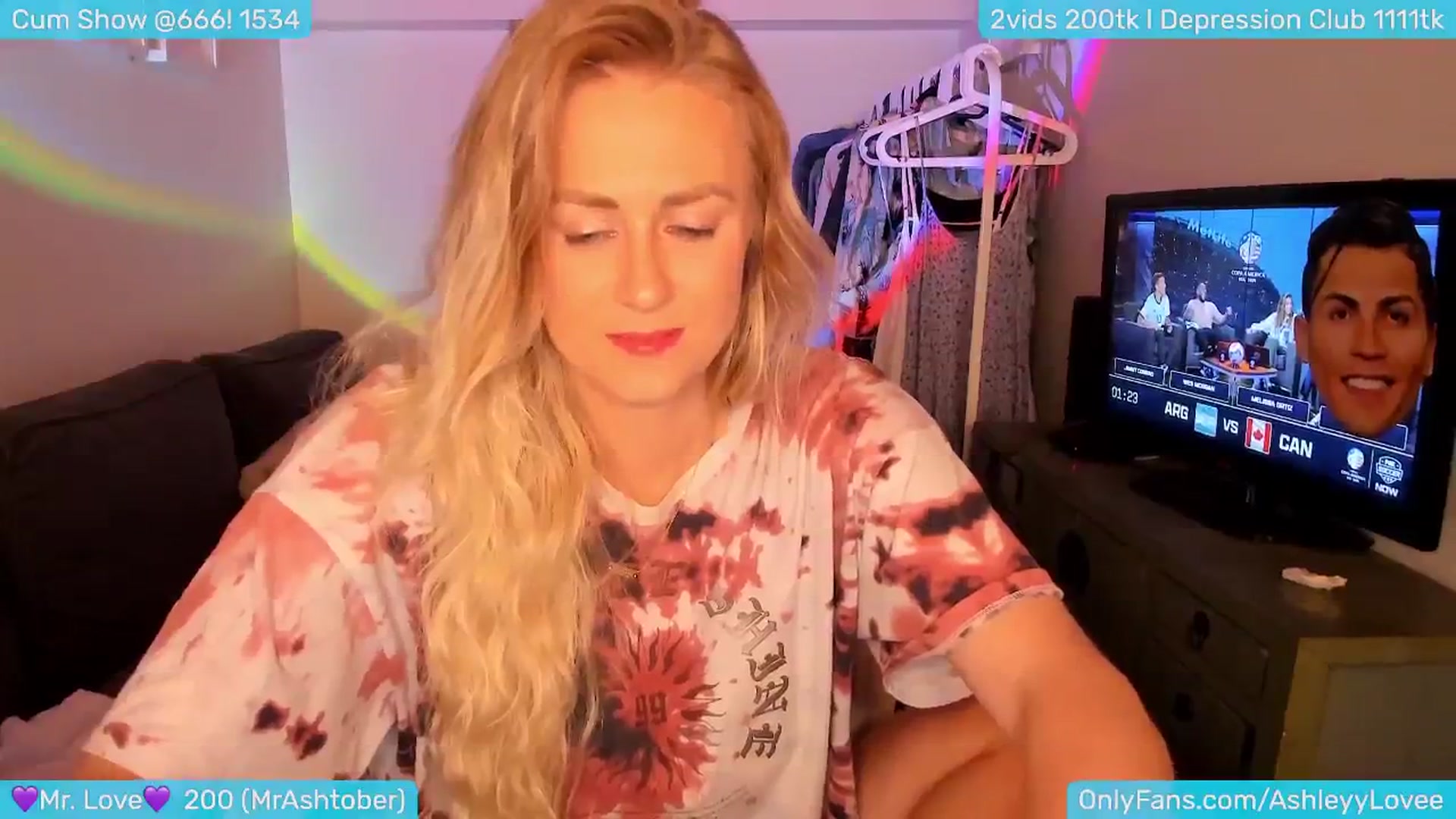 Gallery image thumbnail from AshleyLove's myfreecams stream on, 07/10/2024, 24:18 image 18 of 20