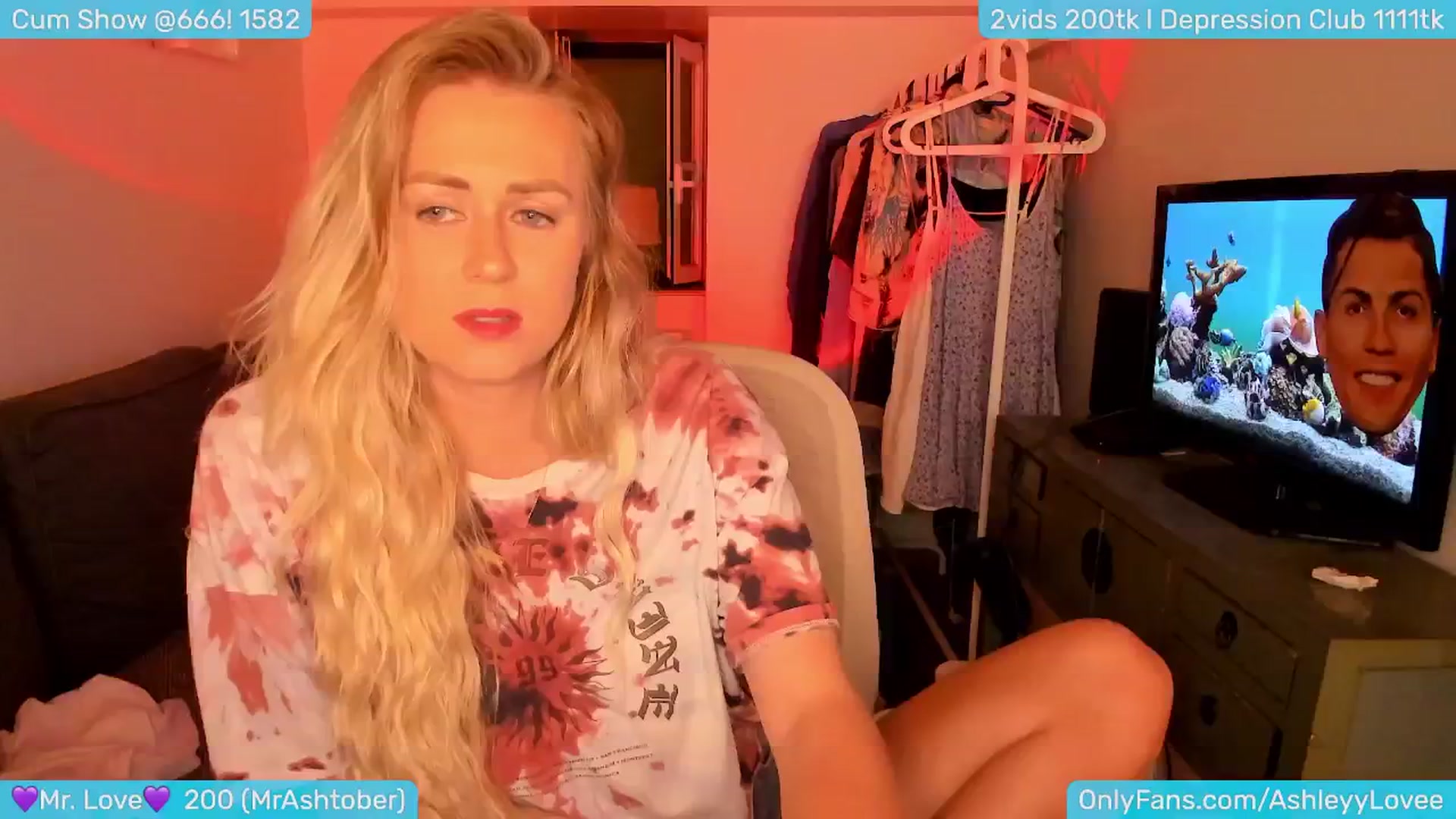 Gallery image thumbnail from AshleyLove's myfreecams stream on, 07/10/2024, 24:18 image 3 of 20