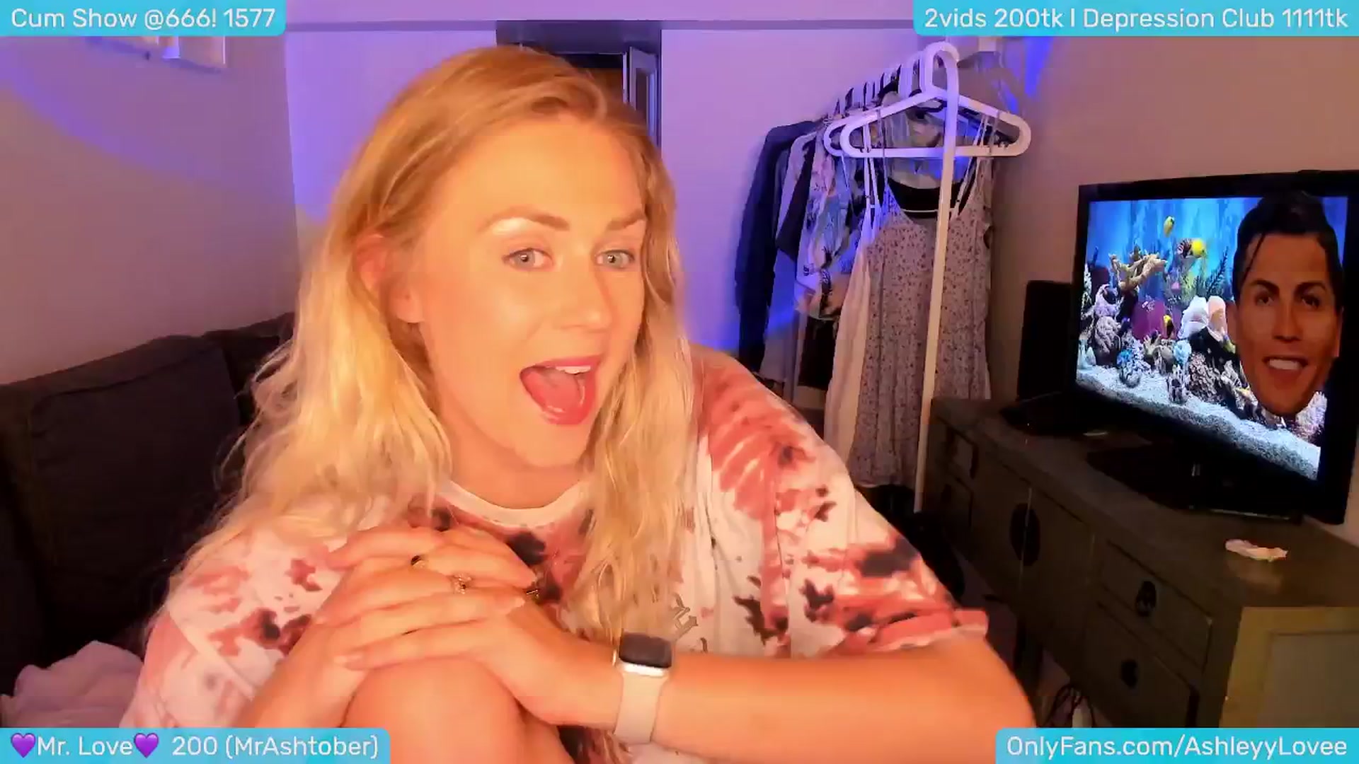 Gallery image thumbnail from AshleyLove's myfreecams stream on, 07/10/2024, 24:18 image 8 of 20
