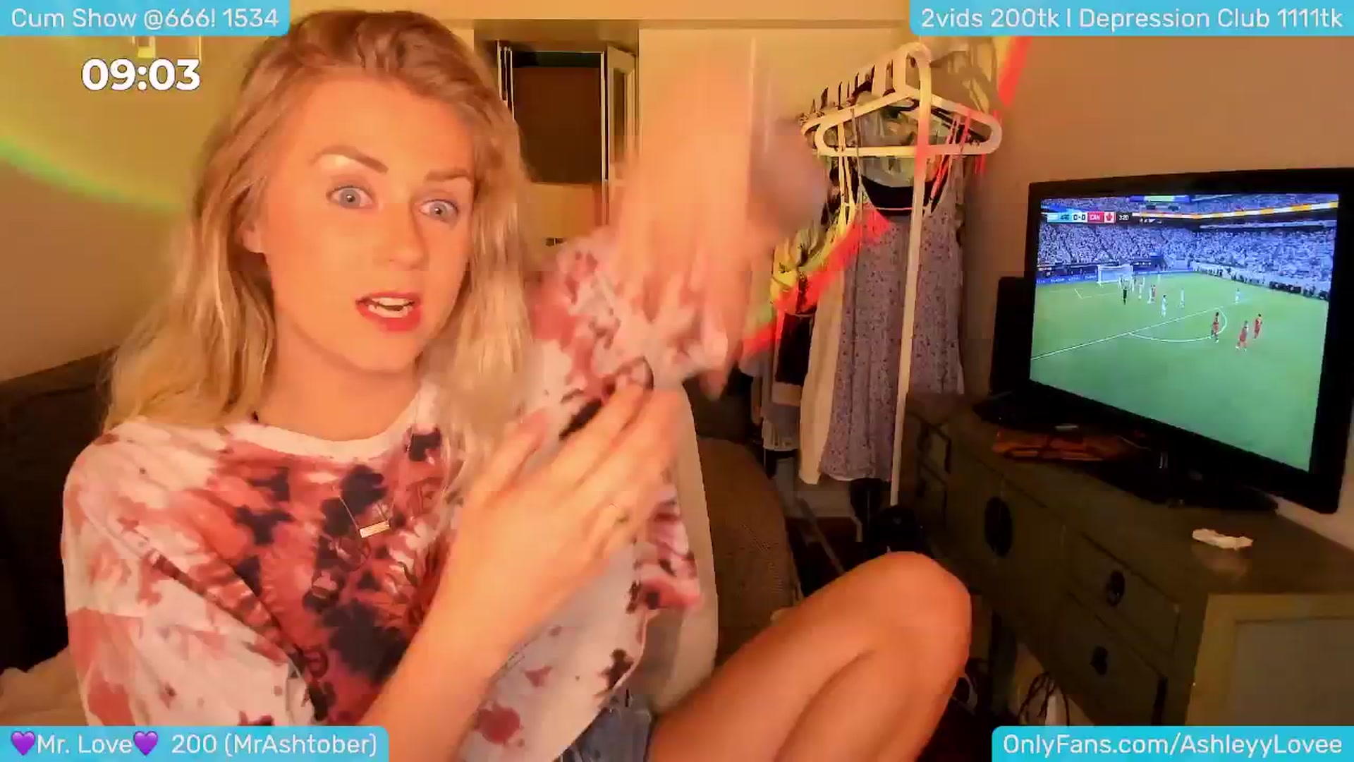 Gallery image thumbnail from AshleyLove's myfreecams stream on, 07/10/2024, 24:21 image 4 of 20