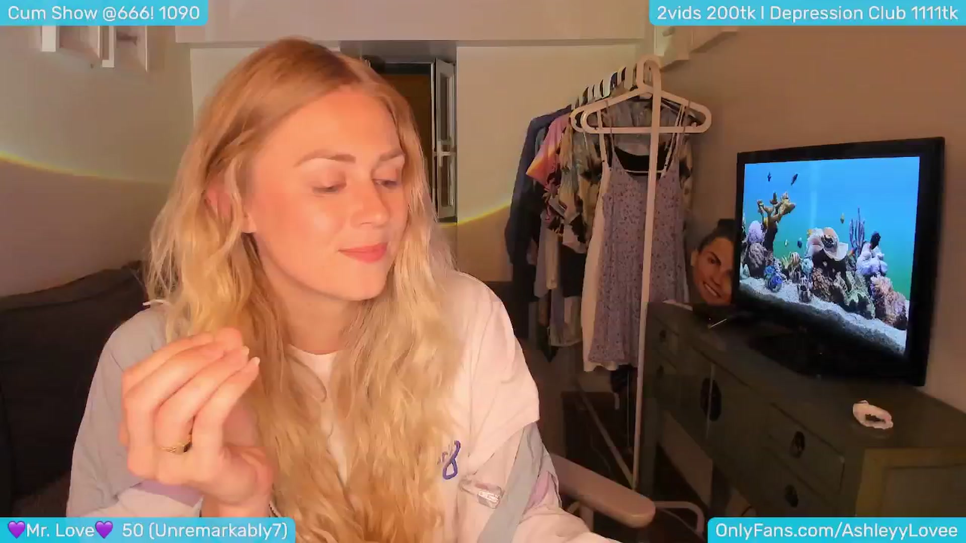 Gallery image thumbnail from AshleyLove's myfreecams stream on, 07/13/2024, 23:10 image 12 of 20