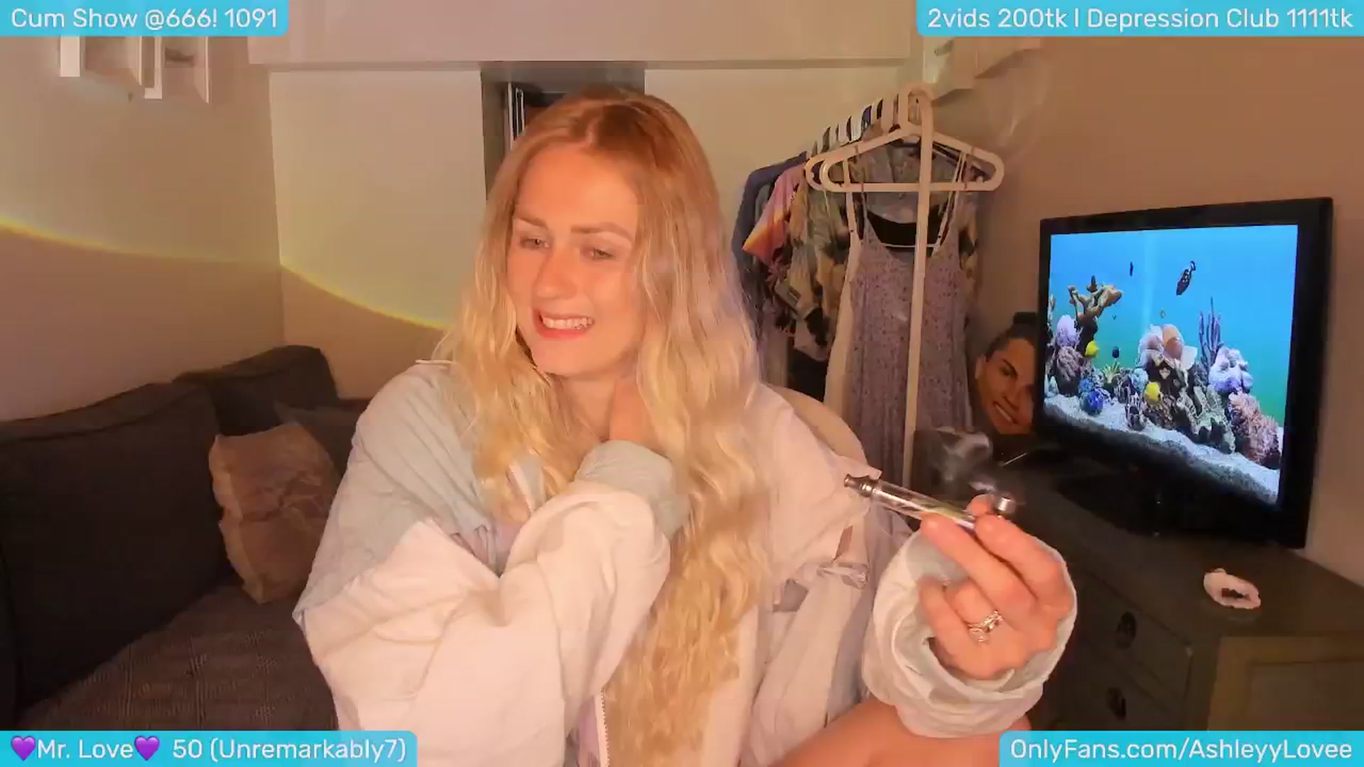 Gallery image thumbnail from AshleyLove's myfreecams stream on, 07/13/2024, 23:10 image 14 of 20