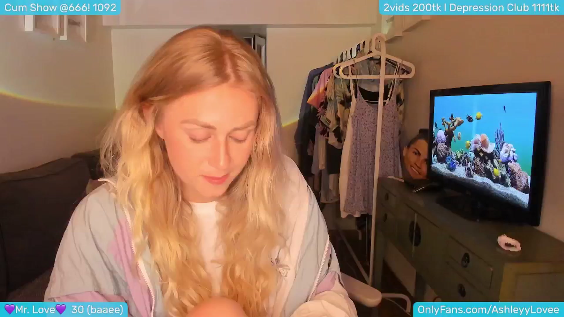 Gallery image thumbnail from AshleyLove's myfreecams stream on, 07/13/2024, 23:10 image 7 of 20