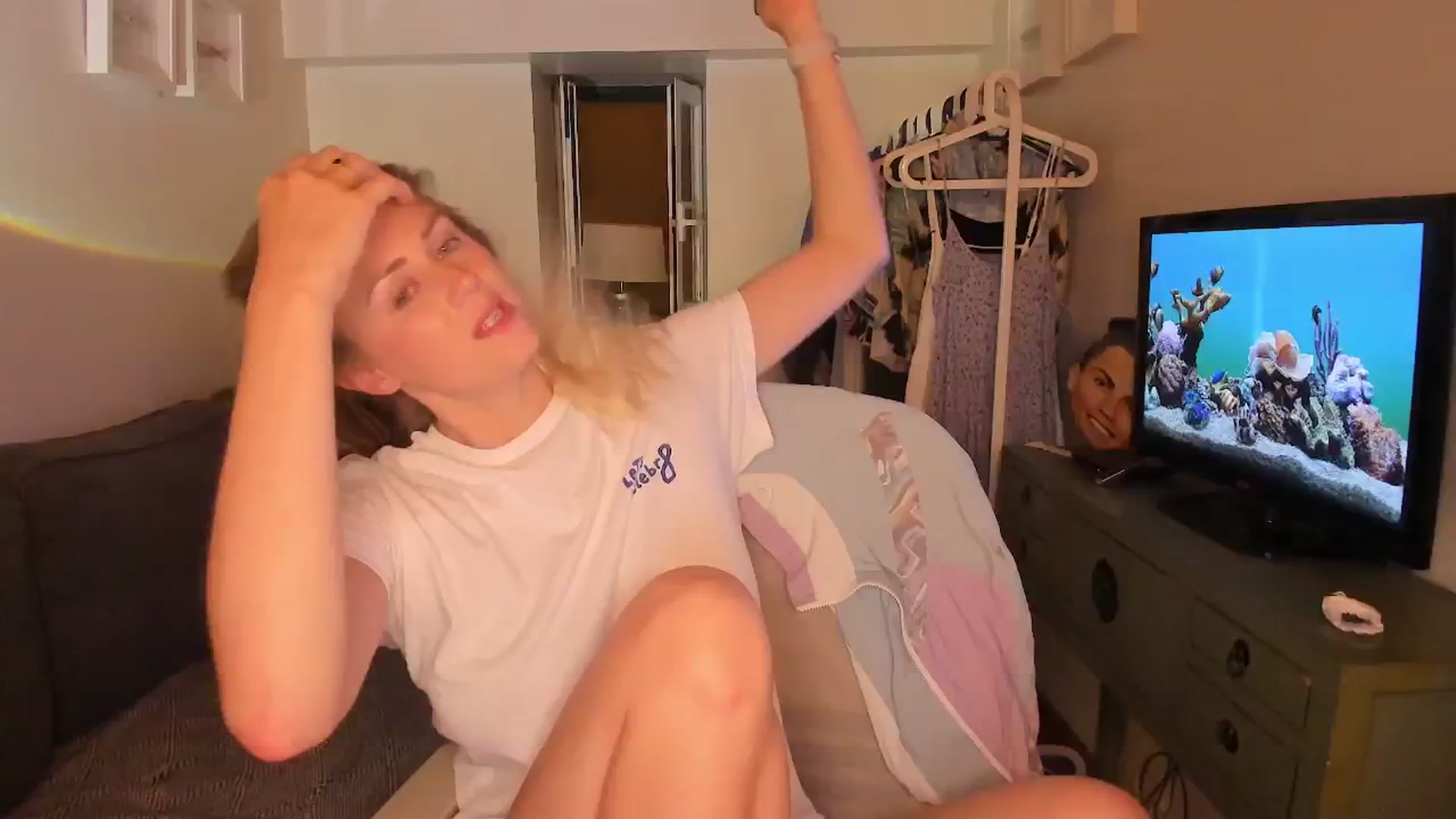 Gallery image thumbnail from AshleyLove's myfreecams stream on, 07/14/2024, 01:12 image 10 of 20