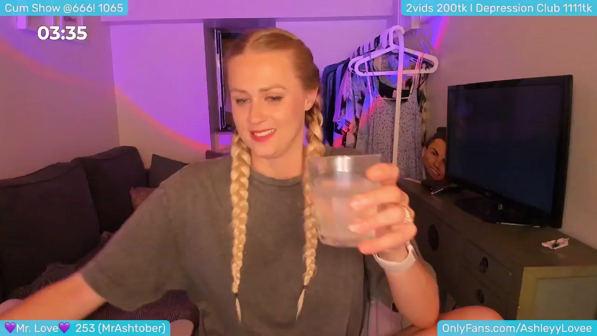 Gallery image thumbnail from AshleyLove's myfreecams stream on, 07/16/2024, 24:10 image 20 of 20