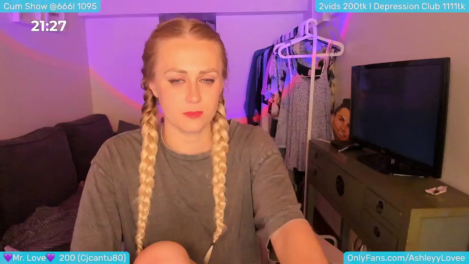 Gallery image thumbnail from AshleyLove's myfreecams stream on, 07/16/2024, 24:10 image 18 of 20