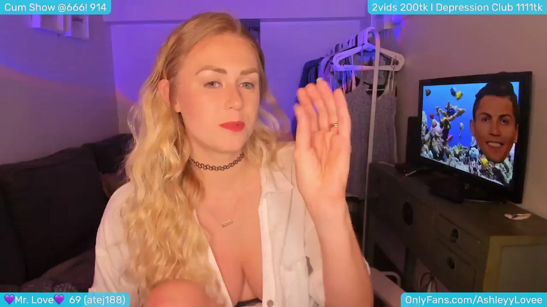 Gallery image thumbnail from AshleyLove's myfreecams stream on, 07/18/2024, 01:29 image 2 of 20