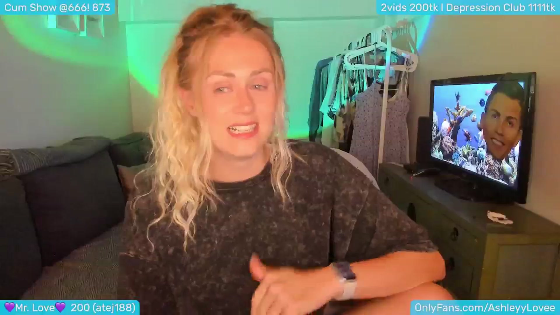 Gallery image thumbnail from AshleyLove's myfreecams stream on, 07/19/2024, 24:51 image 7 of 20