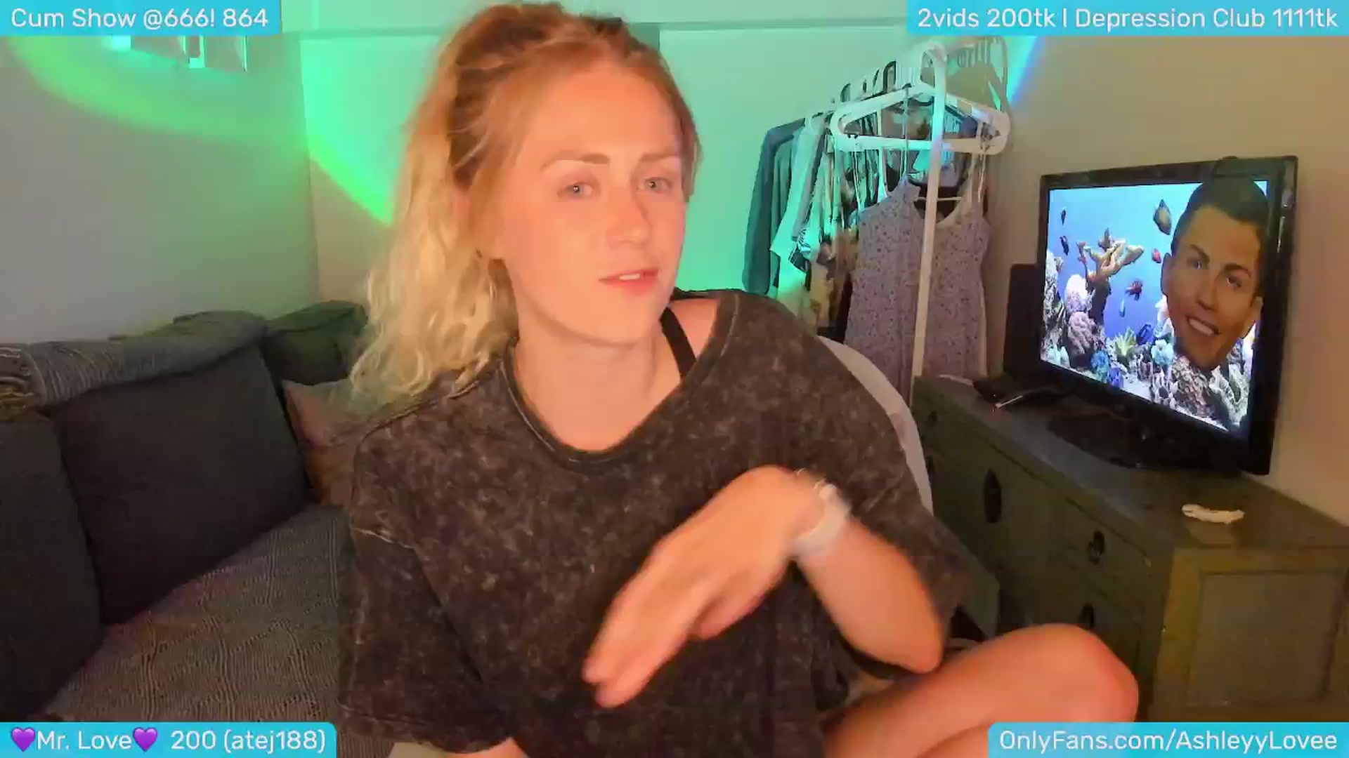 Gallery image thumbnail from AshleyLove's myfreecams stream on, 07/19/2024, 24:51 image 10 of 20