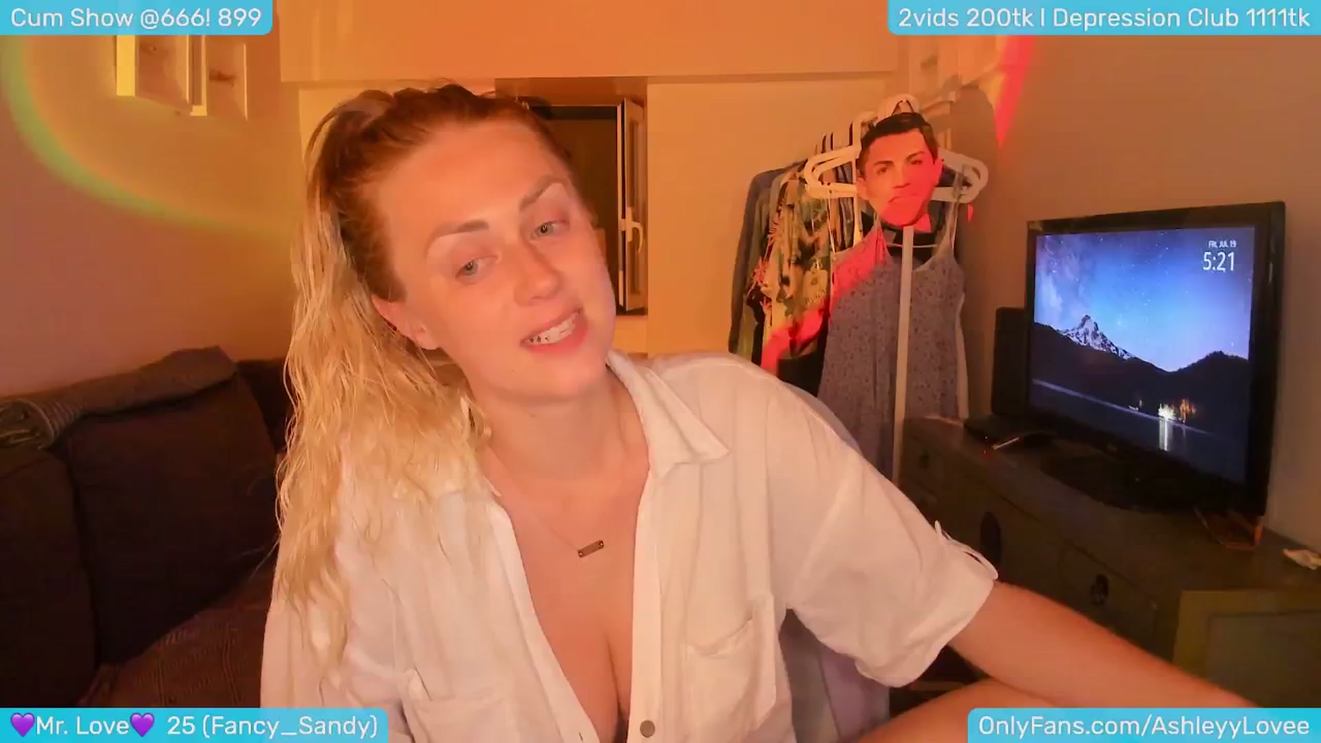 Gallery image thumbnail from AshleyLove's myfreecams stream on, 07/20/2024, 24:52 image 14 of 20