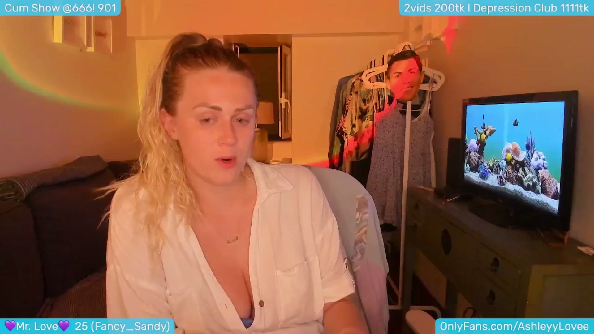 Gallery image thumbnail from AshleyLove's myfreecams stream on, 07/20/2024, 24:52 image 9 of 20