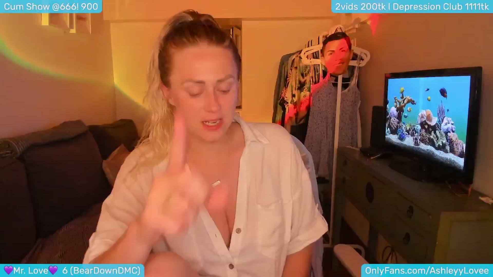 Gallery image thumbnail from AshleyLove's myfreecams stream on, 07/20/2024, 24:52 image 1 of 20
