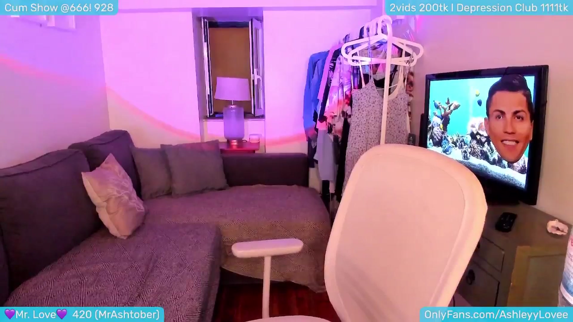 Gallery image thumbnail from AshleyLove's myfreecams stream on, 07/25/2024, 22:50 image 11 of 20