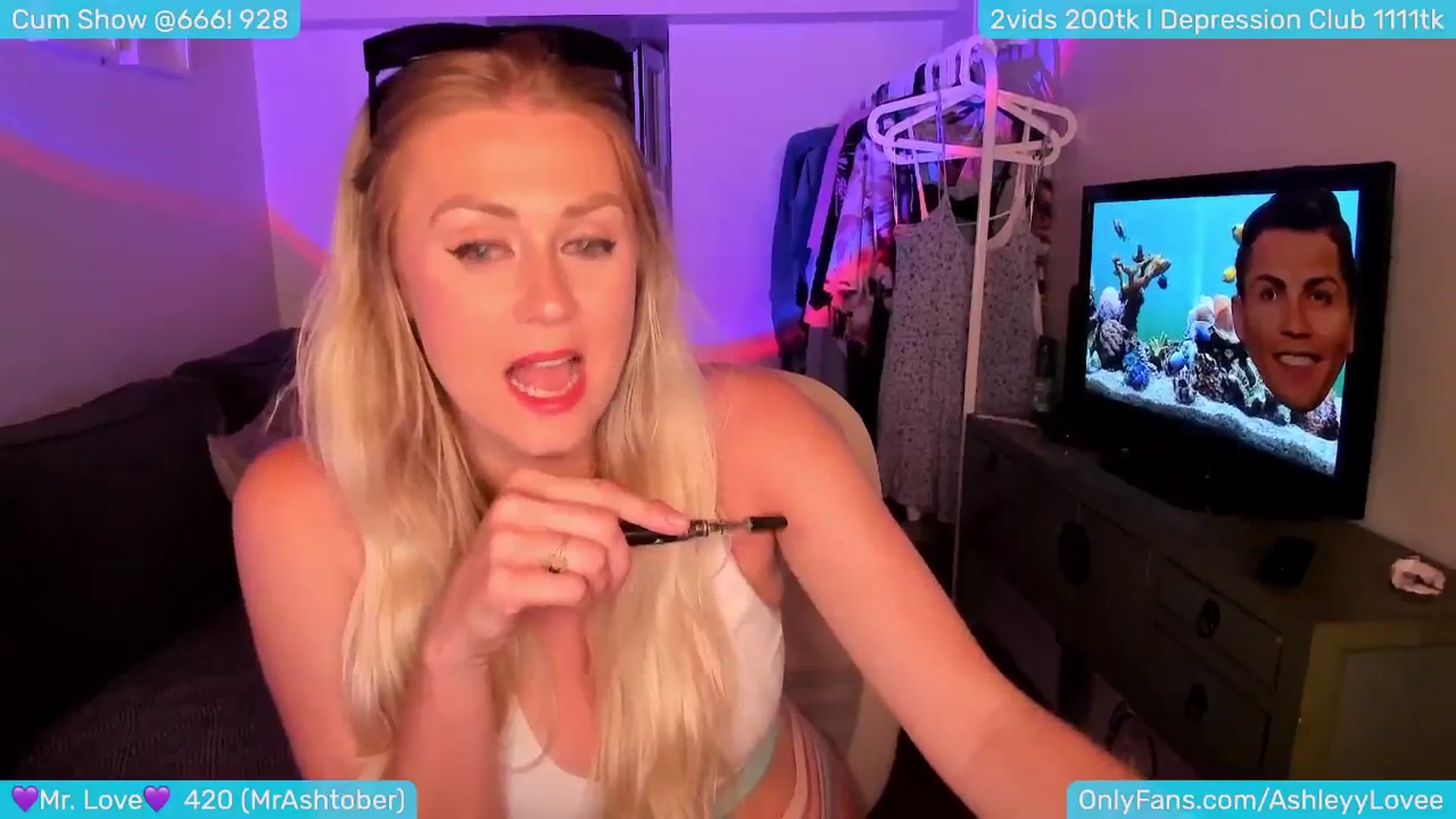 Gallery image thumbnail from AshleyLove's myfreecams stream on, 07/25/2024, 22:50 image 8 of 20
