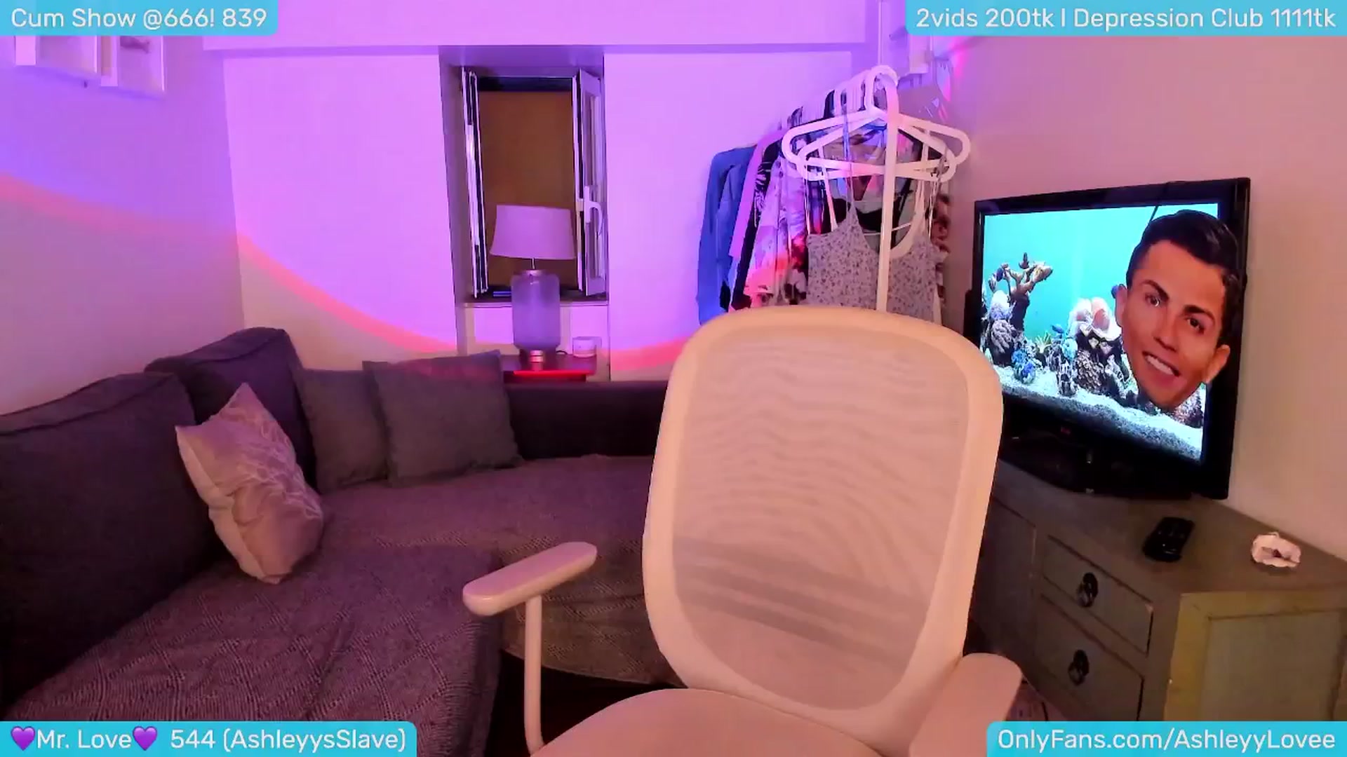 Gallery image thumbnail from AshleyLove's myfreecams stream on, 07/26/2024, 02:09 image 16 of 20