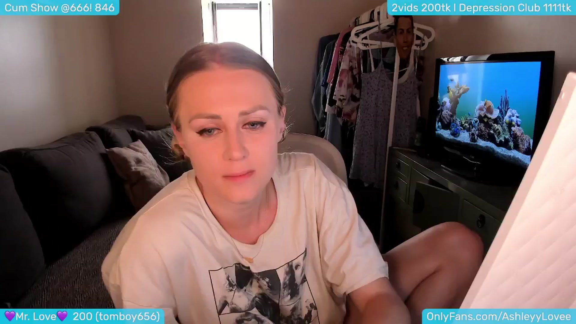 Gallery image thumbnail from AshleyLove's myfreecams stream on, 07/26/2024, 14:40 image 13 of 20
