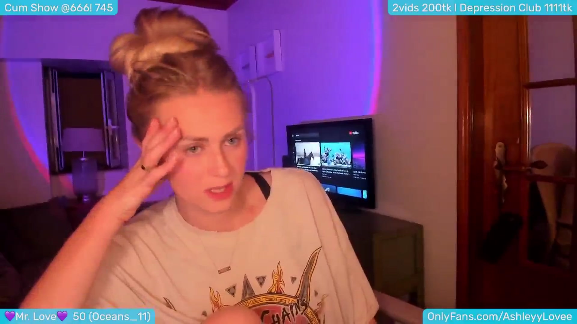 Gallery image thumbnail from AshleyLove's myfreecams stream on, 07/28/2024, 23:34 image 3 of 20