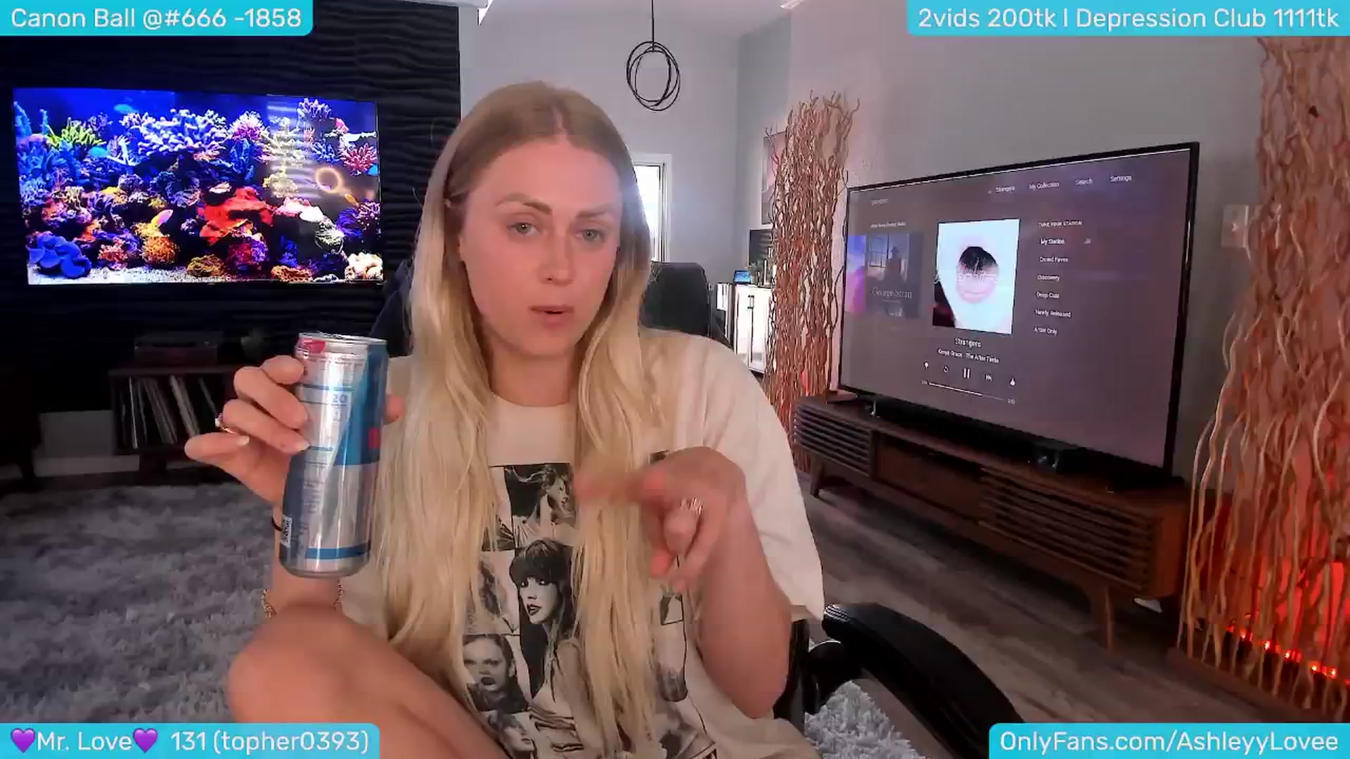 Gallery image thumbnail from AshleyLove's myfreecams stream on, 08/14/2024, 02:53 image 4 of 20