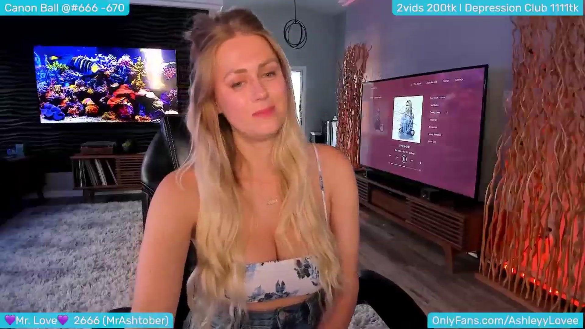 Gallery image thumbnail from AshleyLove's myfreecams stream on, 08/24/2024, 02:44 image 7 of 20