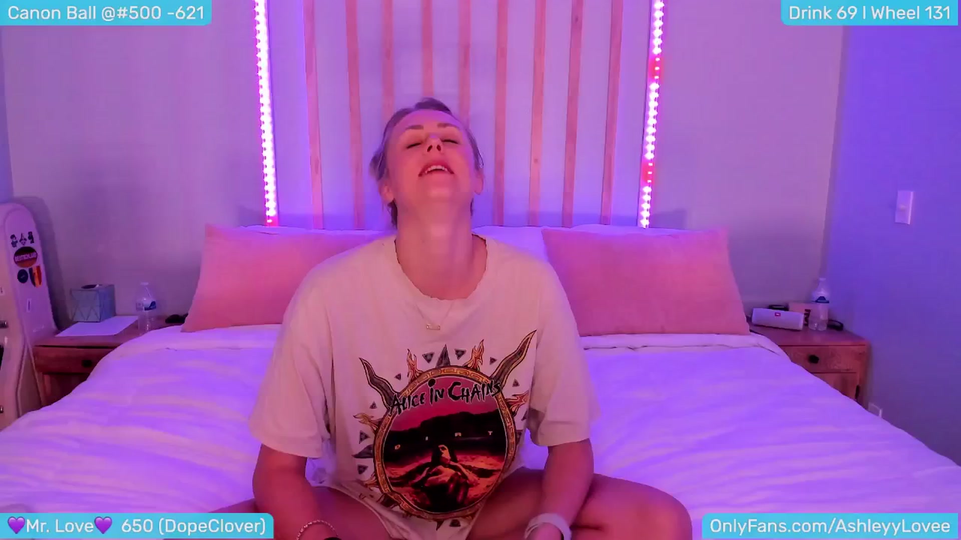 Gallery image thumbnail from AshleyLove's myfreecams stream on, 08/28/2024, 04:24 image 17 of 20