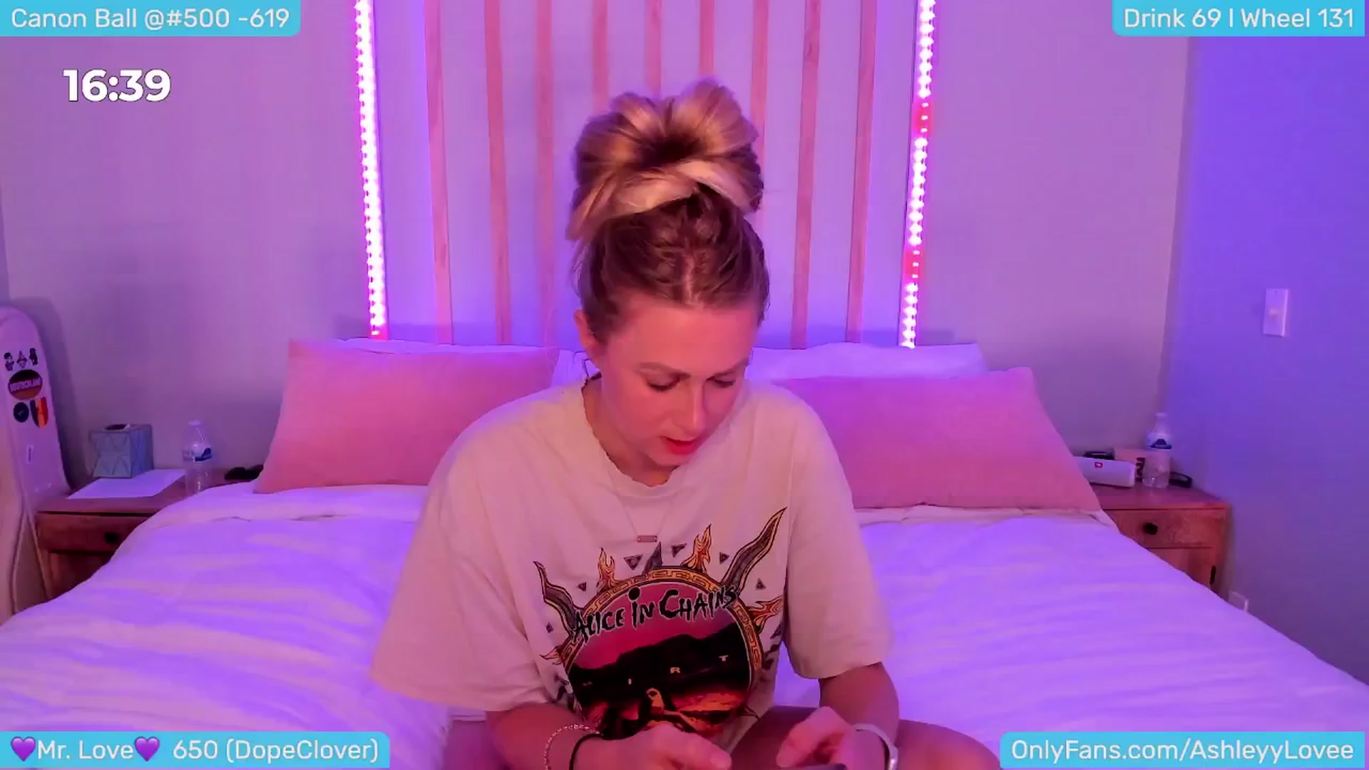 Gallery image thumbnail from AshleyLove's myfreecams stream on, 08/28/2024, 04:24 image 19 of 20