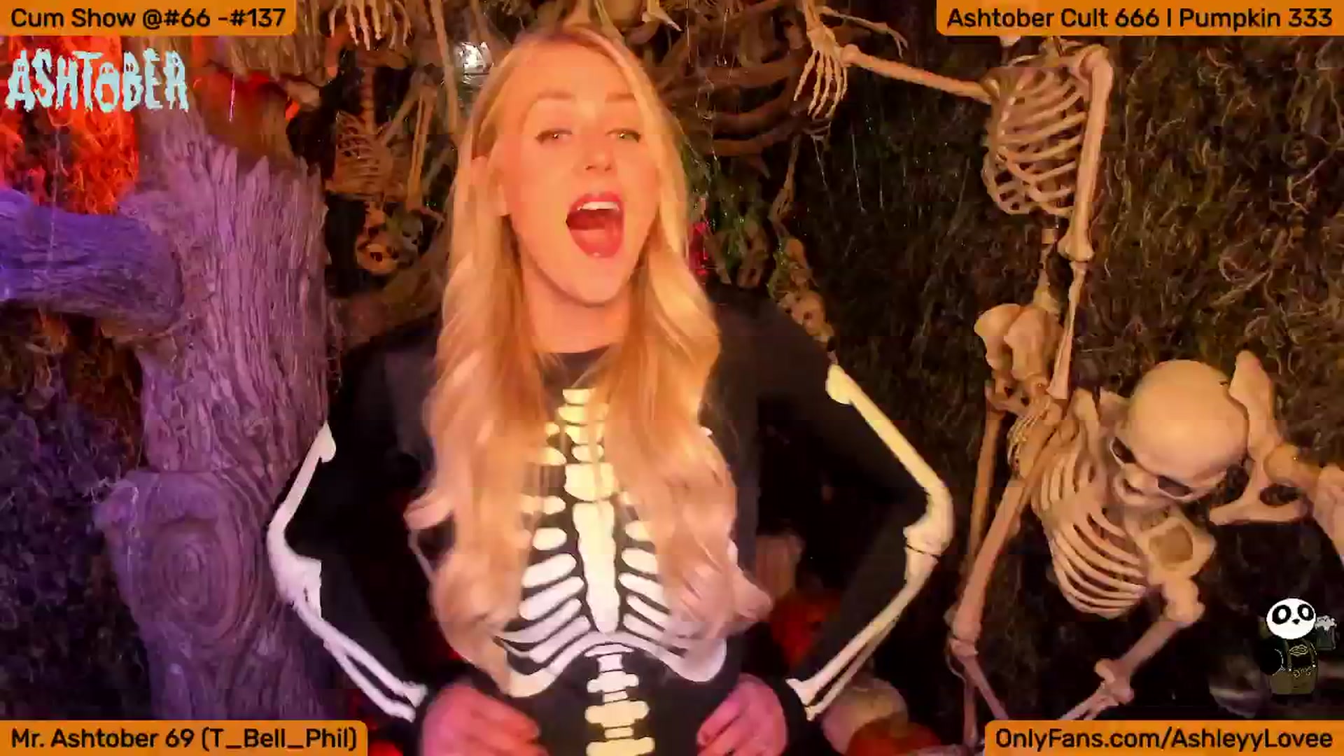 Gallery image thumbnail from AshleyLove's myfreecams stream on, 10/03/2024, 02:12 image 12 of 20