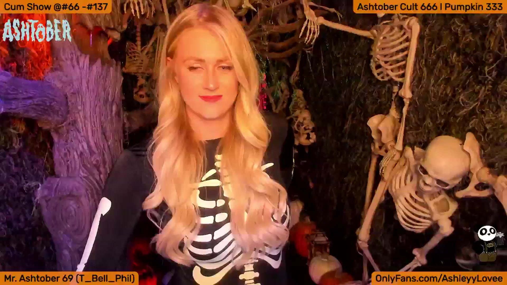 Gallery image thumbnail from AshleyLove's myfreecams stream on, 10/03/2024, 02:12 image 11 of 20