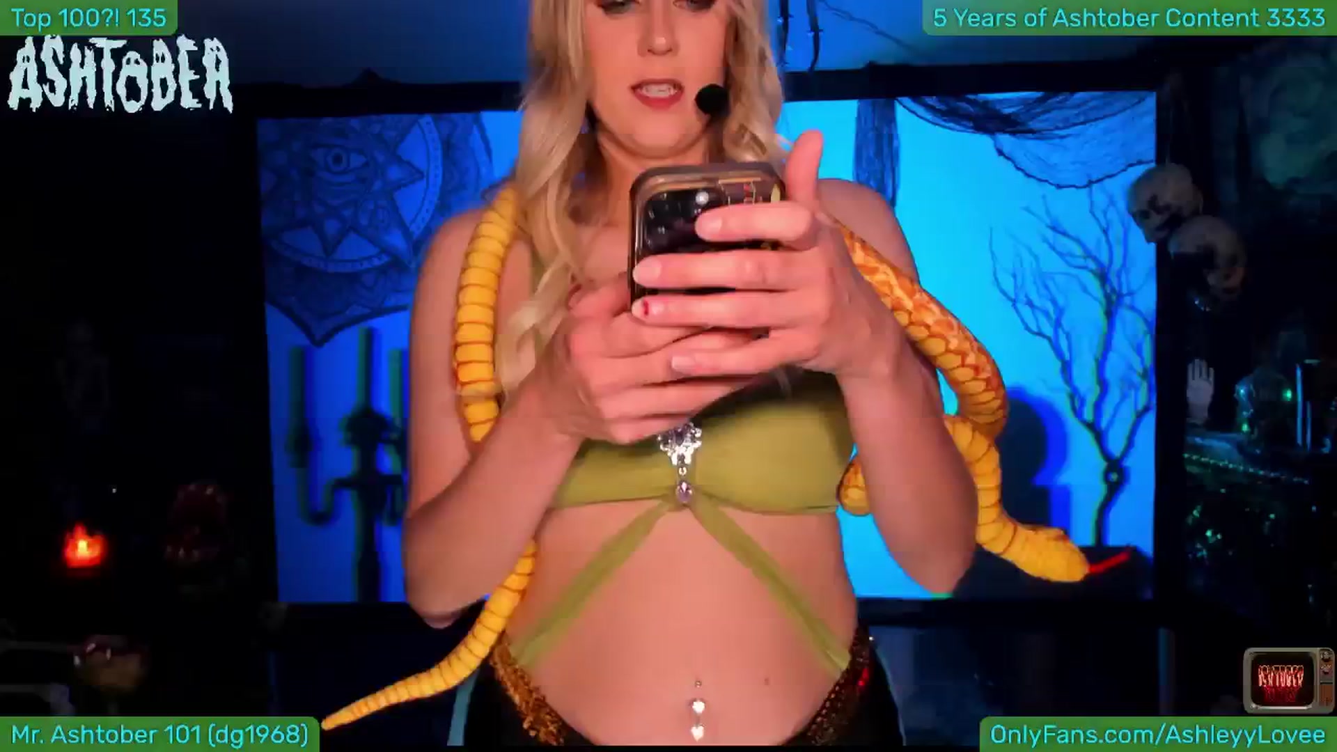 Gallery image thumbnail from AshleyLove's myfreecams stream on, 10/29/2024, 22:41 image 15 of 20