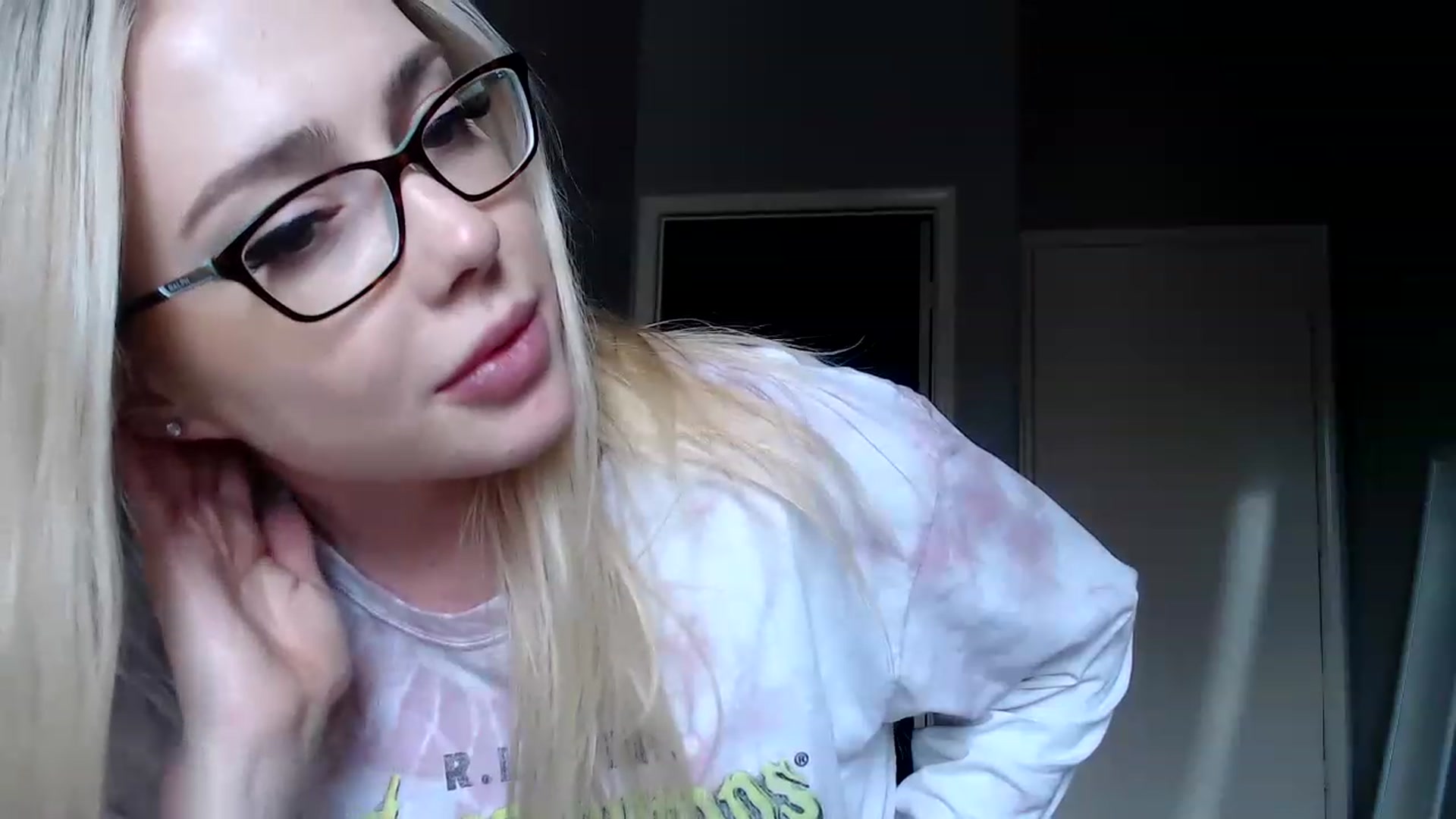 Gallery image thumbnail from AshleyMarina's myfreecams stream on, 02/28/2023, 24:10 image 6 of 20