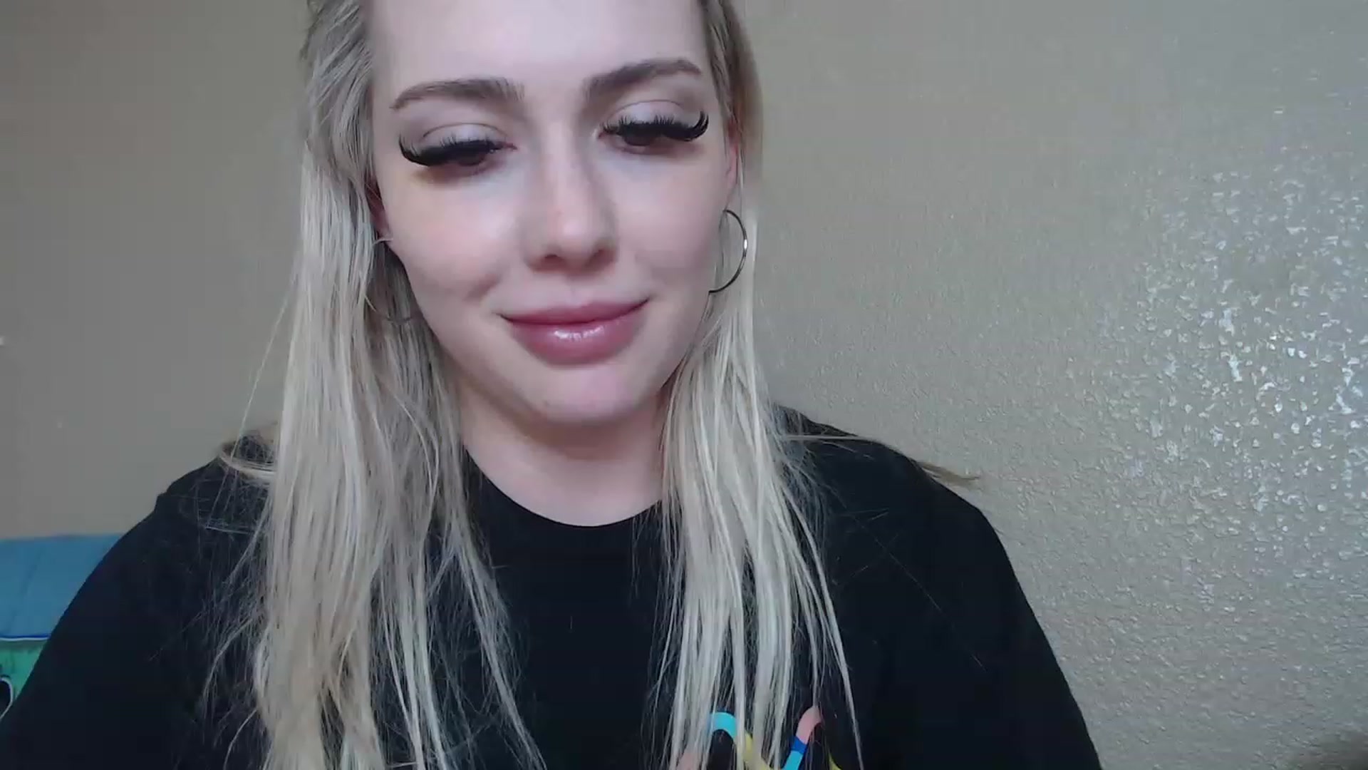 Gallery image thumbnail from AshleyMarina's myfreecams stream on, 03/23/2023, 23:49 image 17 of 20