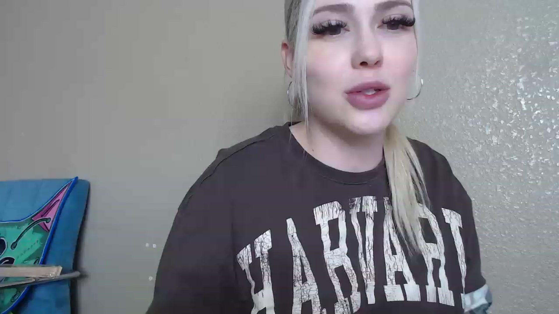 Gallery image thumbnail from AshleyMarina's myfreecams stream on, 03/27/2023, 20:47 image 8 of 20