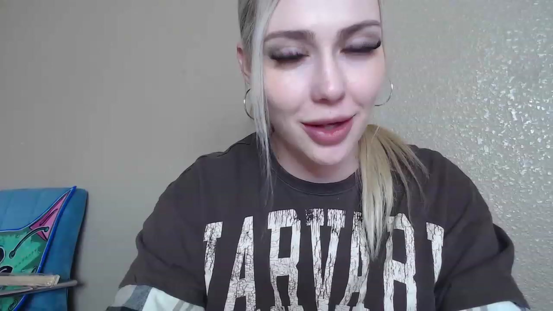 Gallery image thumbnail from AshleyMarina's myfreecams stream on, 03/27/2023, 20:47 image 9 of 20
