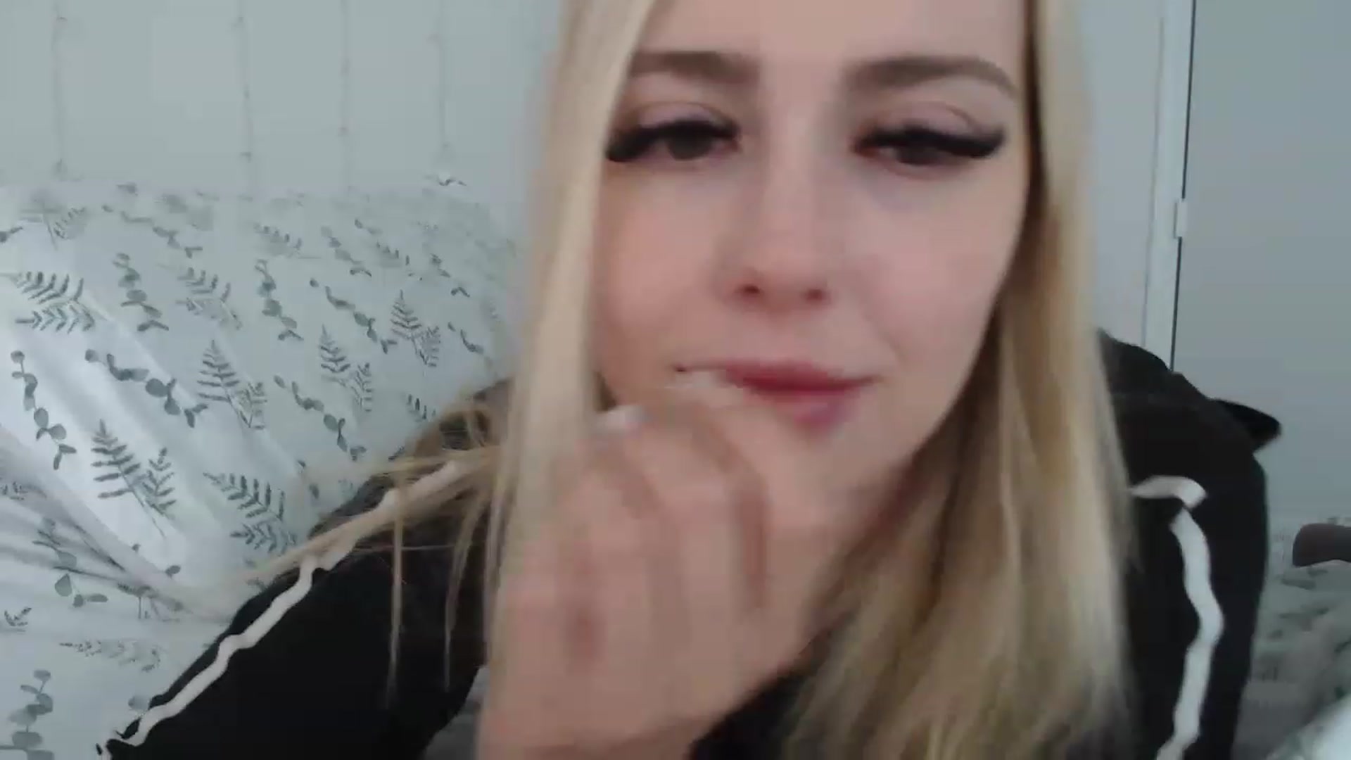 Gallery image thumbnail from AshleyMarina's myfreecams stream on, 05/09/2023, 16:55 image 11 of 20
