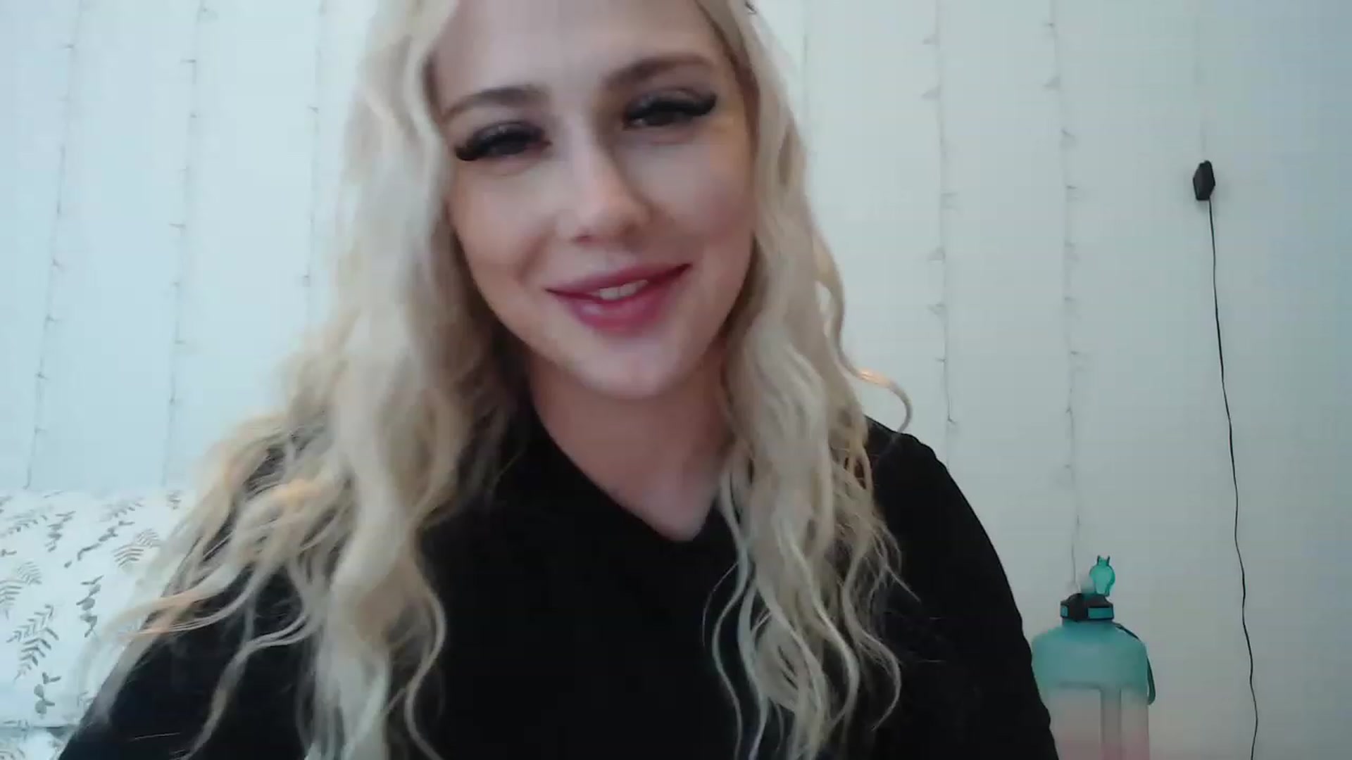 Gallery image thumbnail from AshleyMarina's myfreecams stream on, 05/22/2023, 22:53 image 5 of 20