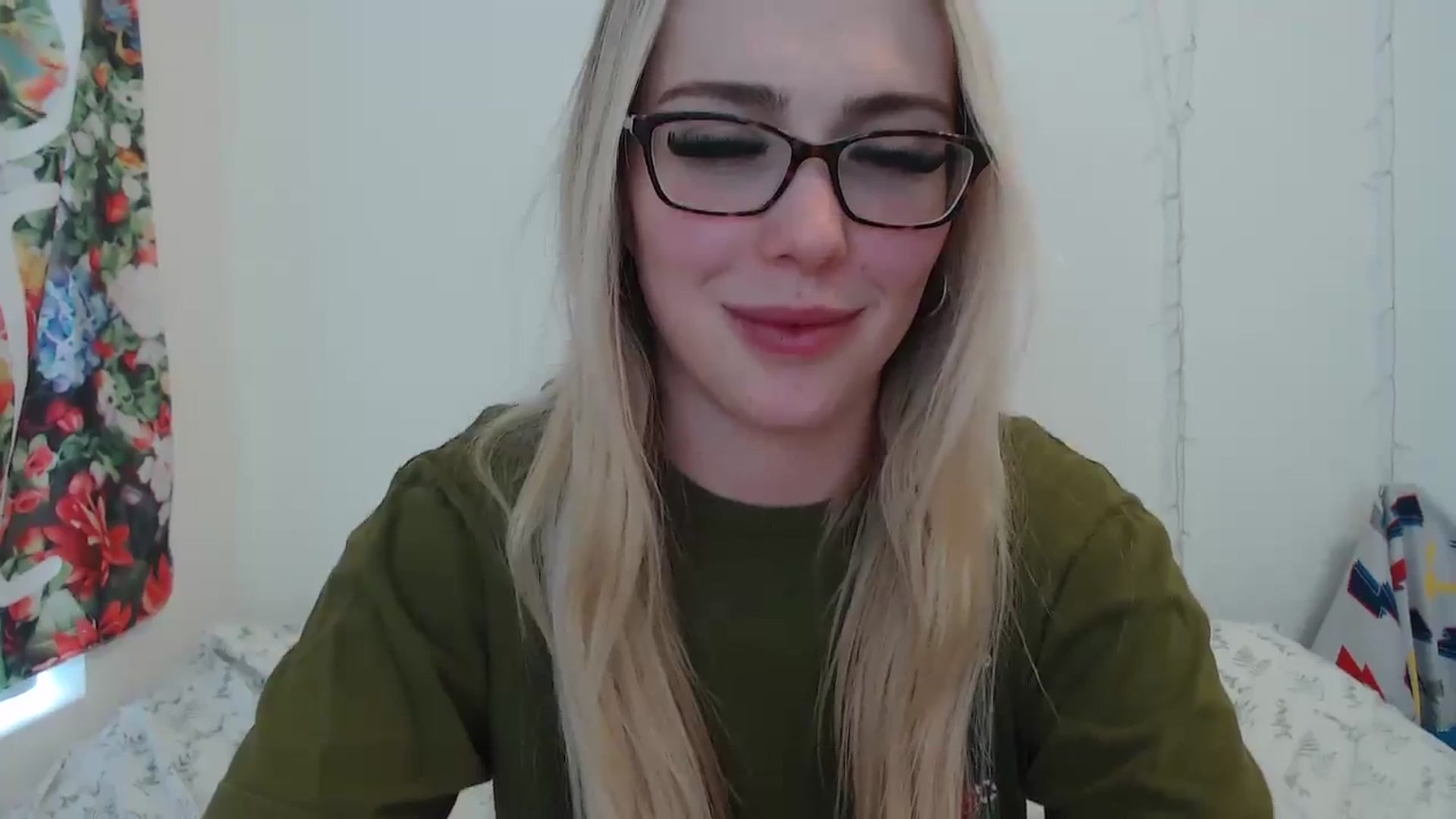 Gallery image thumbnail from AshleyMarina's myfreecams stream on, 03/05/2024, 01:09 image 9 of 20