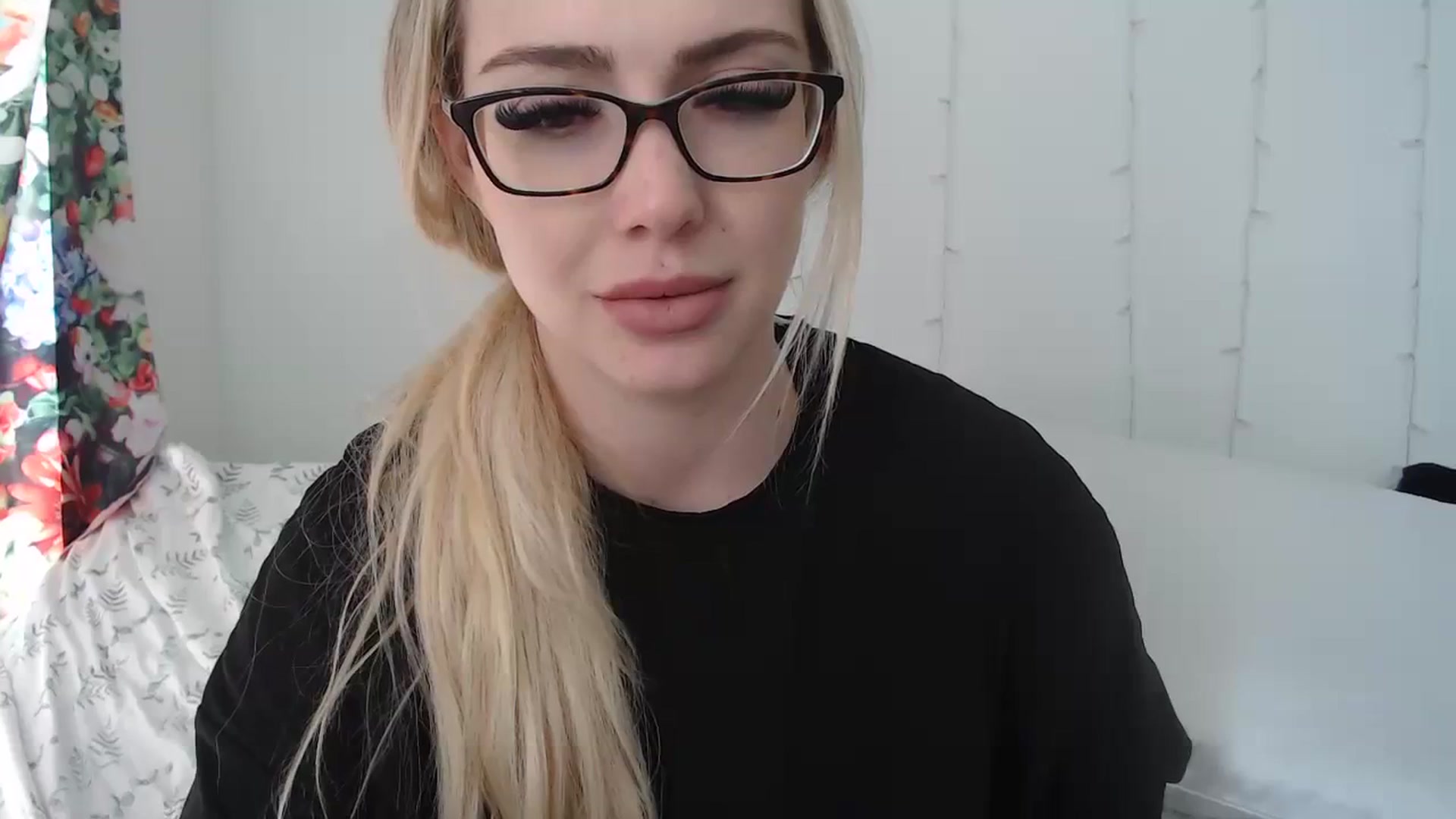 Gallery image thumbnail from AshleyMarina's myfreecams stream on, 03/11/2024, 18:24 image 3 of 20