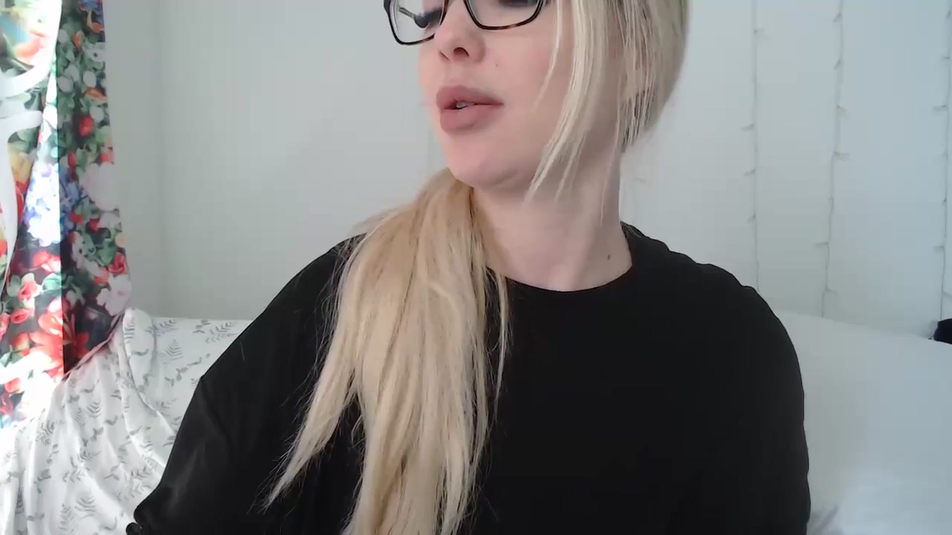 Gallery image thumbnail from AshleyMarina's myfreecams stream on, 03/11/2024, 18:24 image 15 of 20
