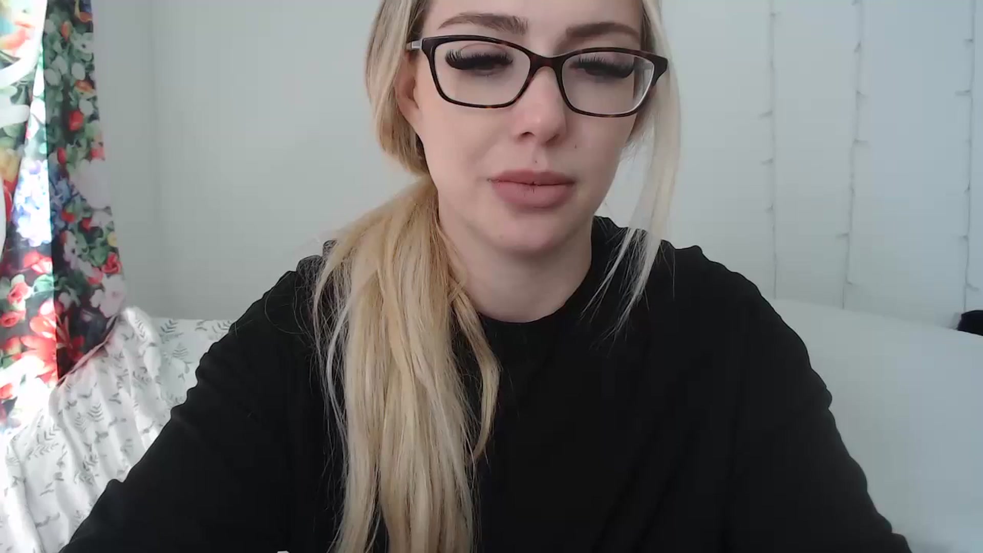Gallery image thumbnail from AshleyMarina's myfreecams stream on, 03/11/2024, 18:24 image 10 of 20