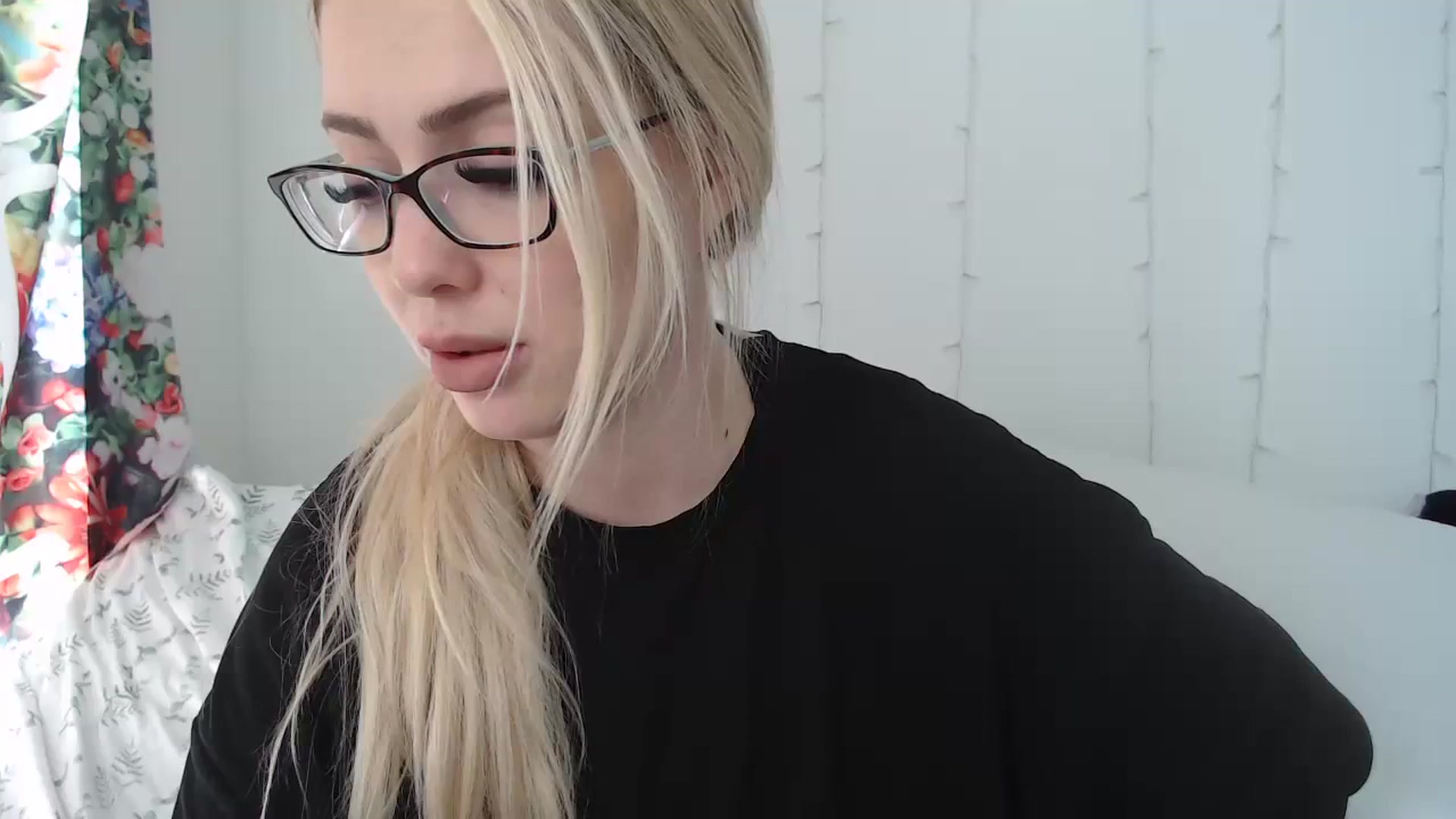 Gallery image thumbnail from AshleyMarina's myfreecams stream on, 03/11/2024, 18:24 image 6 of 20