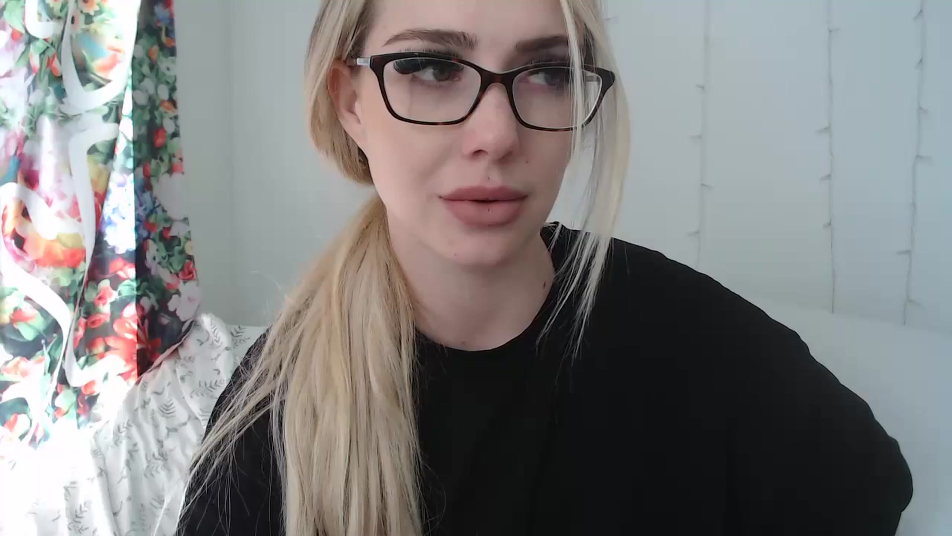 Gallery image thumbnail from AshleyMarina's myfreecams stream on, 03/11/2024, 18:24 image 1 of 20