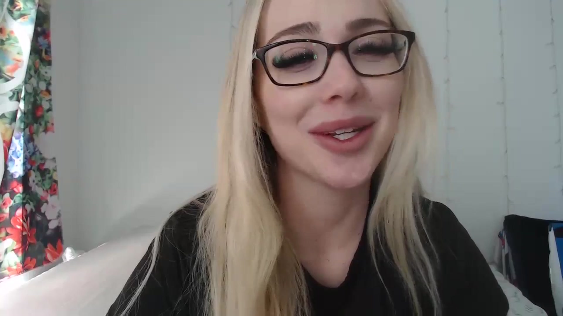 Gallery image thumbnail from AshleyMarina's myfreecams stream on, 03/11/2024, 19:38 image 17 of 20