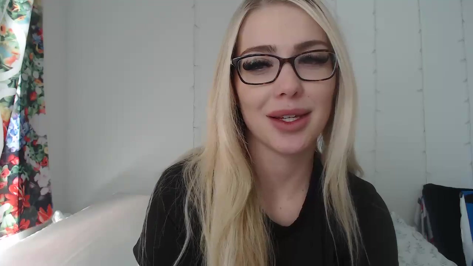 Gallery image thumbnail from AshleyMarina's myfreecams stream on, 03/11/2024, 19:38 image 14 of 20