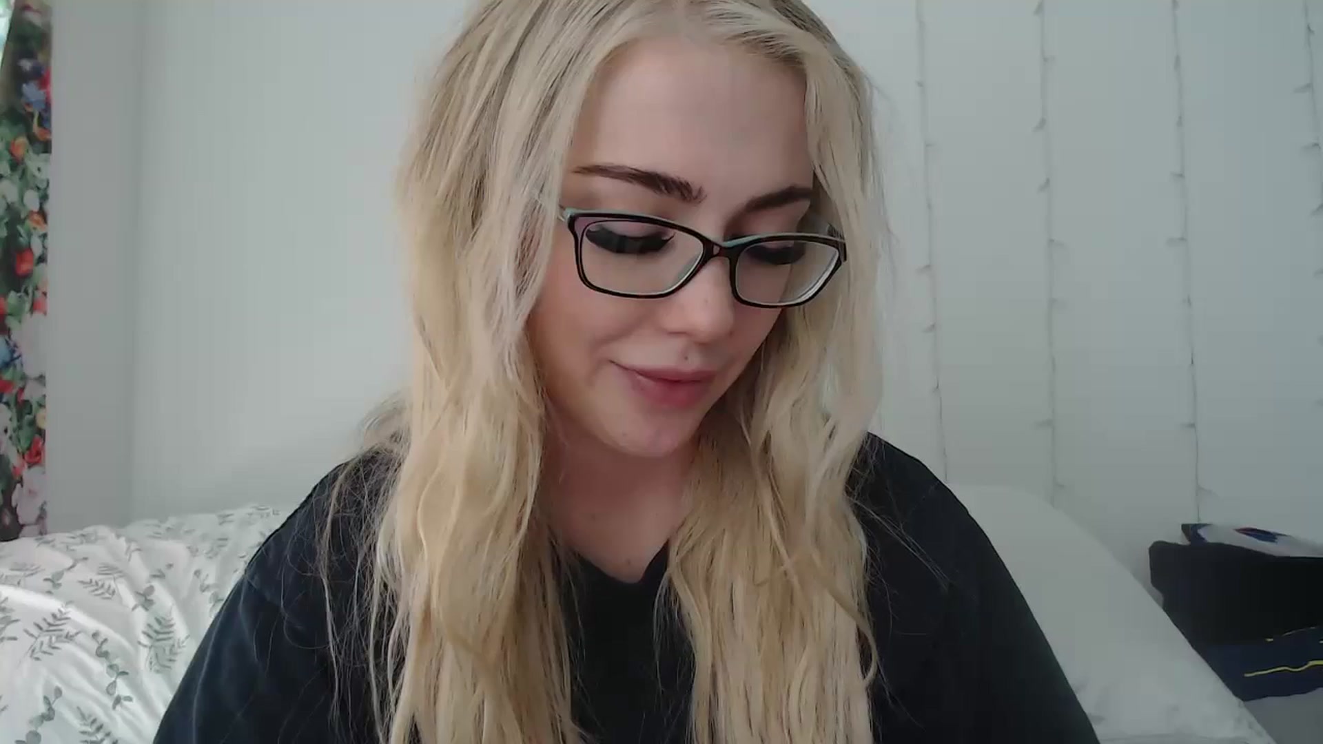 Gallery image thumbnail from AshleyMarina's myfreecams stream on, 03/29/2024, 19:36 image 13 of 20
