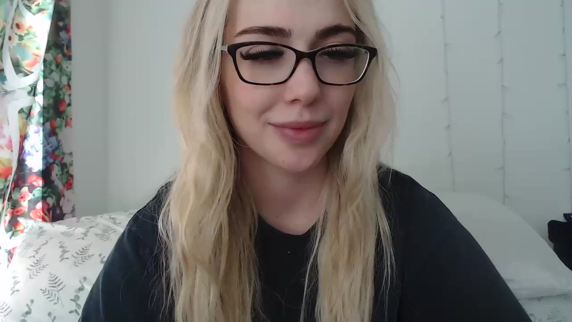 Gallery image thumbnail from AshleyMarina's myfreecams stream on, 03/29/2024, 19:36 image 1 of 20