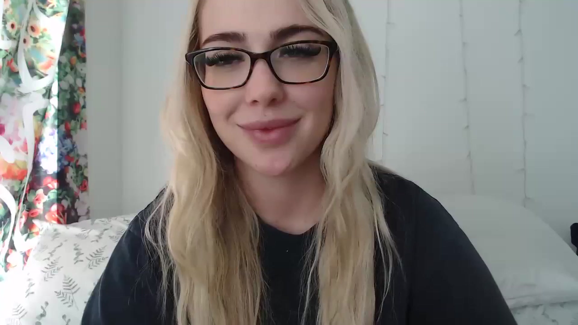 Gallery image thumbnail from AshleyMarina's myfreecams stream on, 03/29/2024, 19:36 image 8 of 20